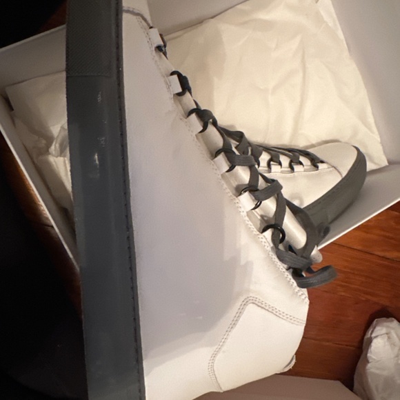 Designer white sneakers - Picture 4 of 7